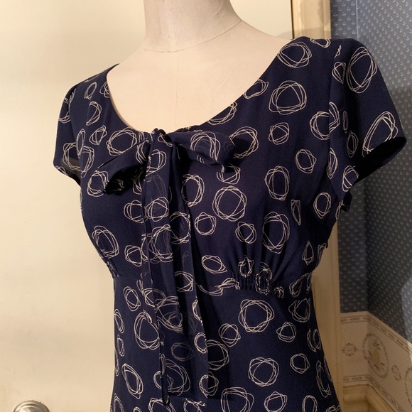 Talbots Pure Silk Size 2P Dress Sleeveless Navy - Picture 2 of 7